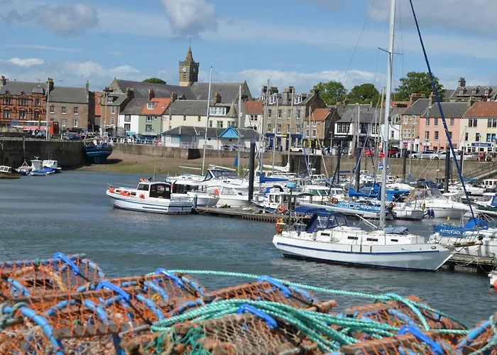 Tall Ship - Three-Bedroom Coastal House With Sea Views