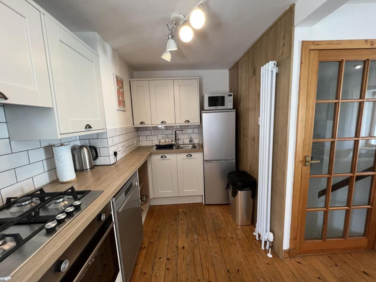 Tall Ship - Three-bedroom Coastal House With Sea Views *
